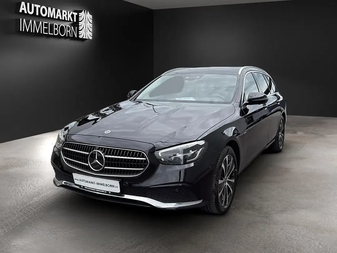 Mercedes-Benz E 300 - Thumbnail 3
