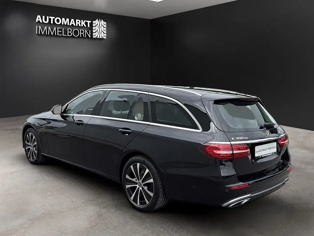 Mercedes-Benz E 300 - Thumbnail 5