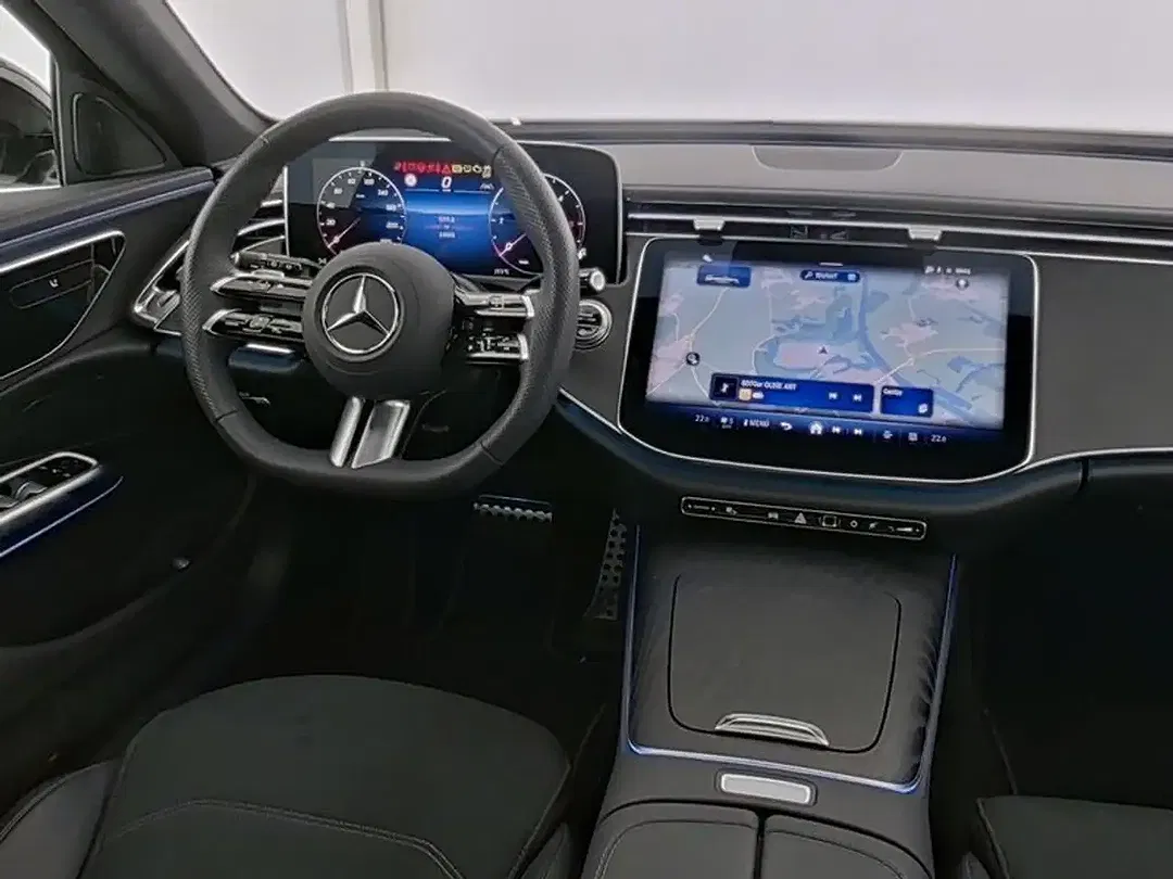 Mercedes-Benz E 220 - Thumbnail 5