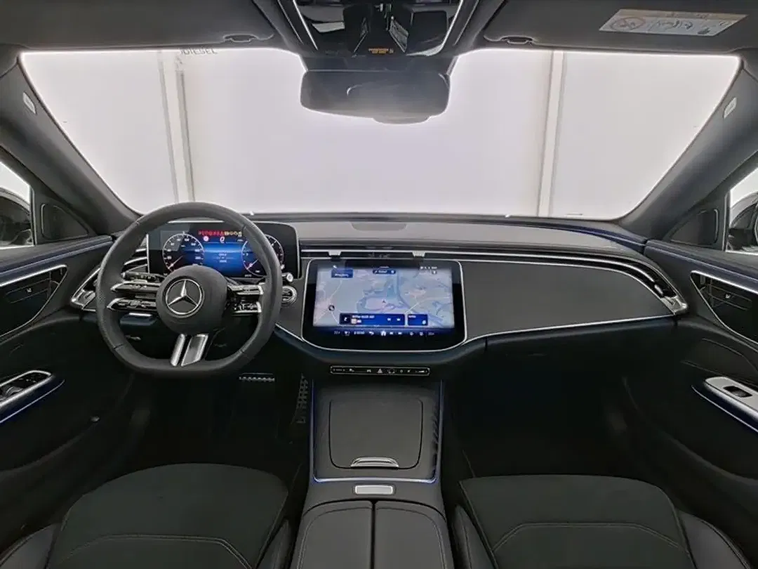 Mercedes-Benz E 220 - Thumbnail 6