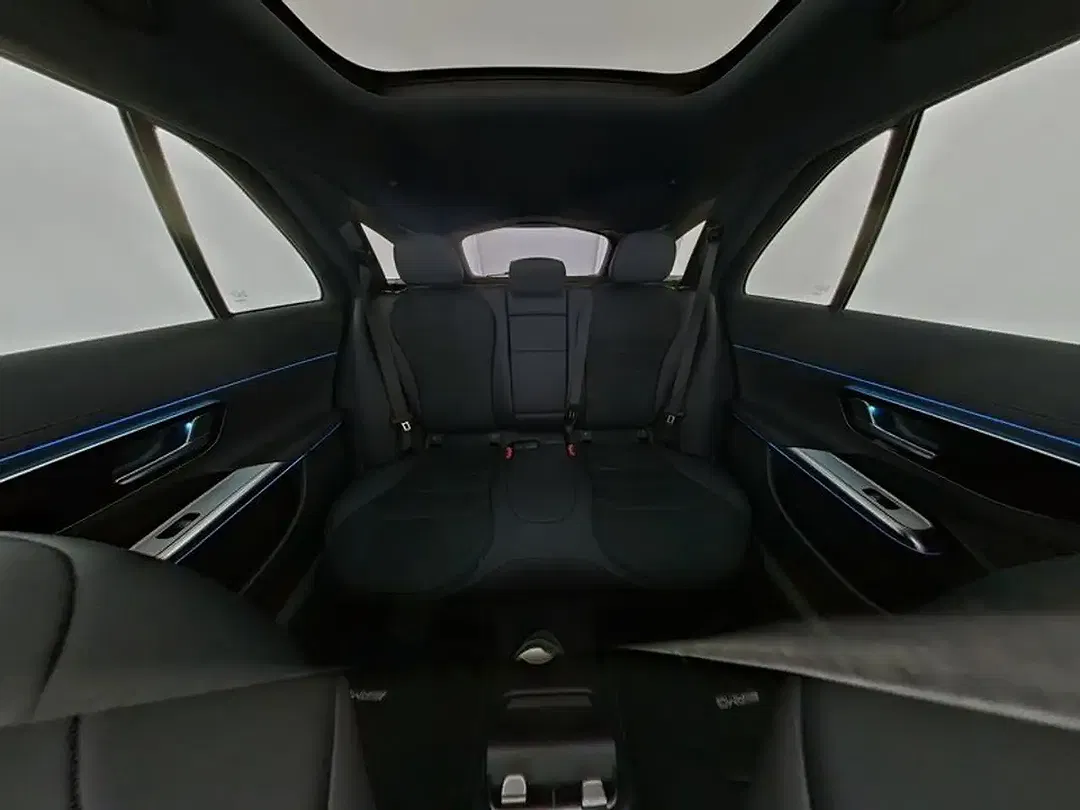 Mercedes-Benz E 220 - Thumbnail 7