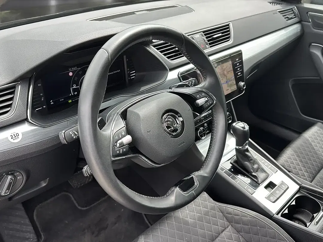 Skoda Superb - Thumbnail 12