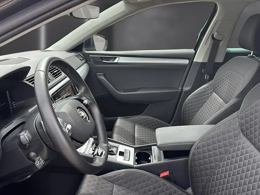 Skoda Superb - Thumbnail 13