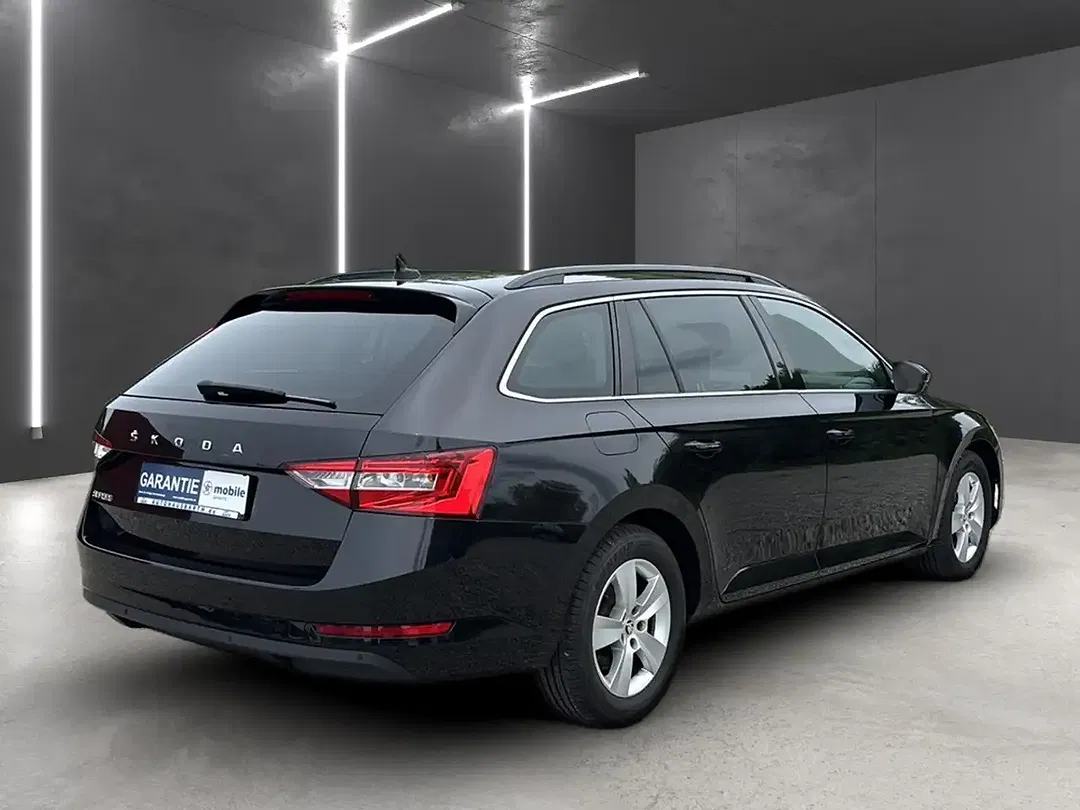 Skoda Superb - Thumbnail 6