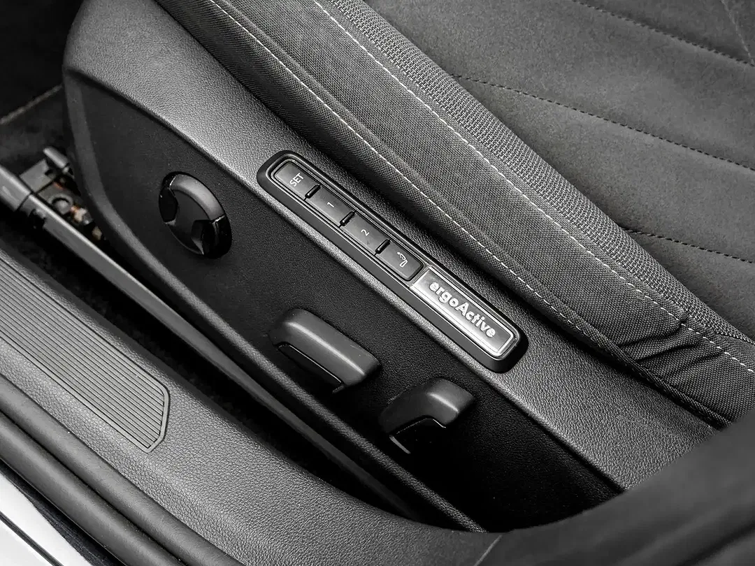 Volkswagen Golf - Thumbnail 12