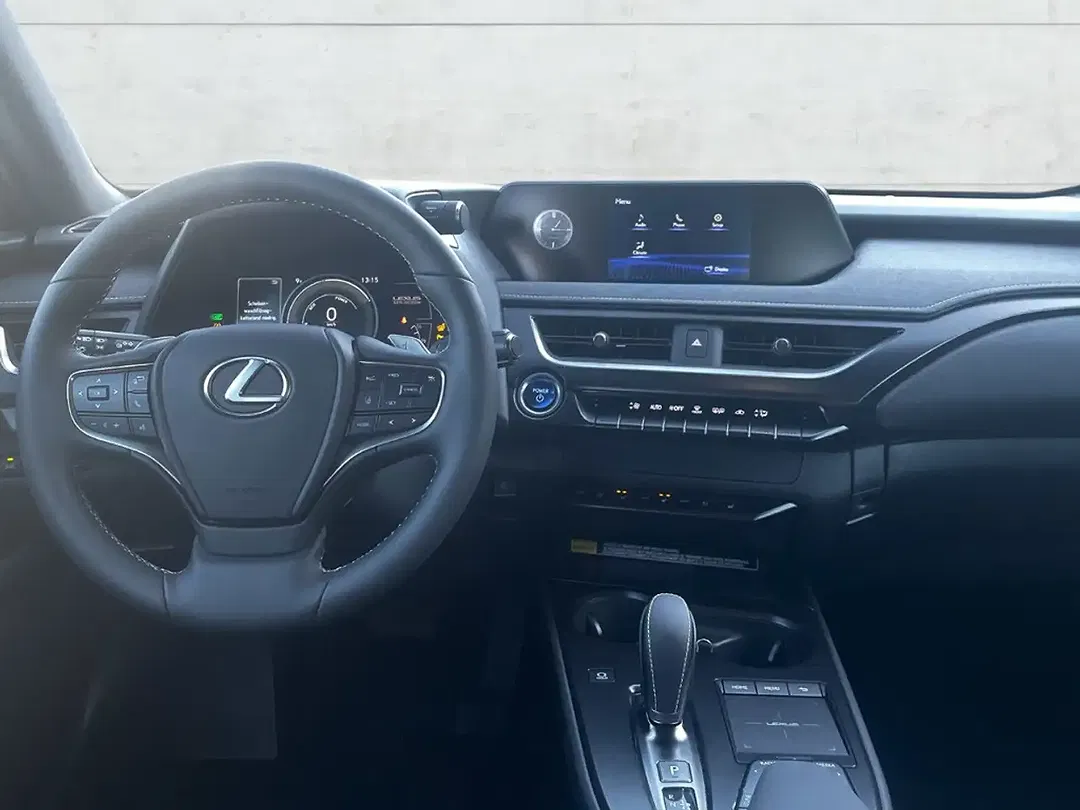 Lexus UX 300e - Thumbnail 11