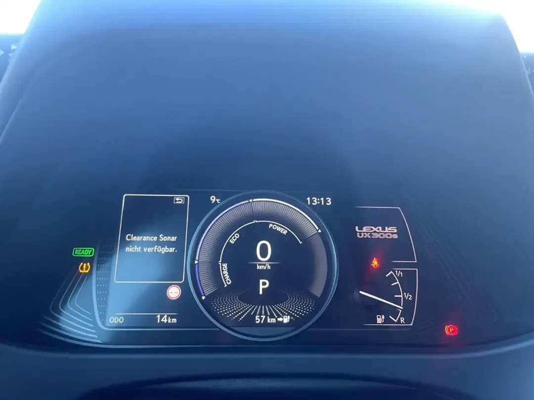 Lexus UX 300e - Thumbnail 13