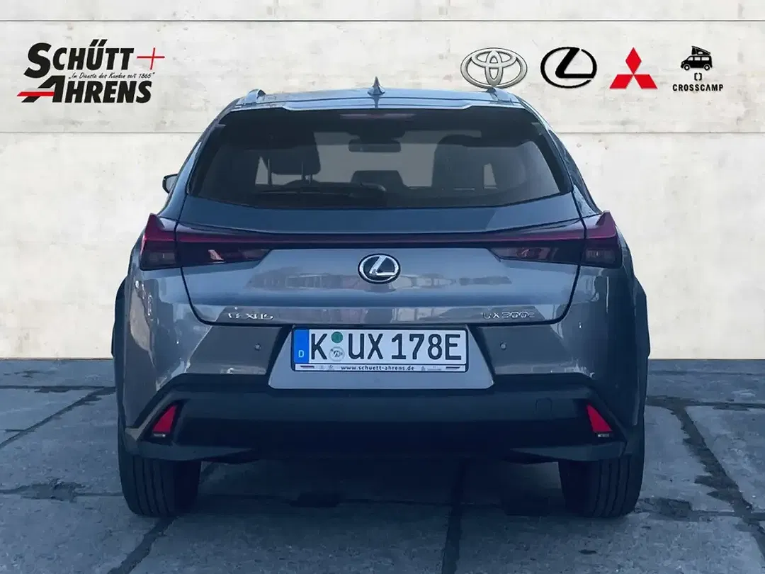 Lexus UX 300e - Thumbnail 5