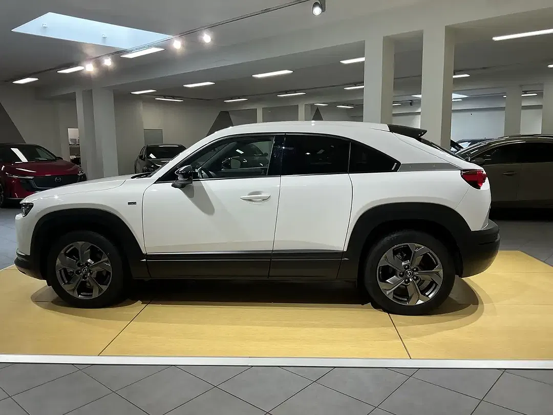 Mazda MX-30 - Thumbnail 8