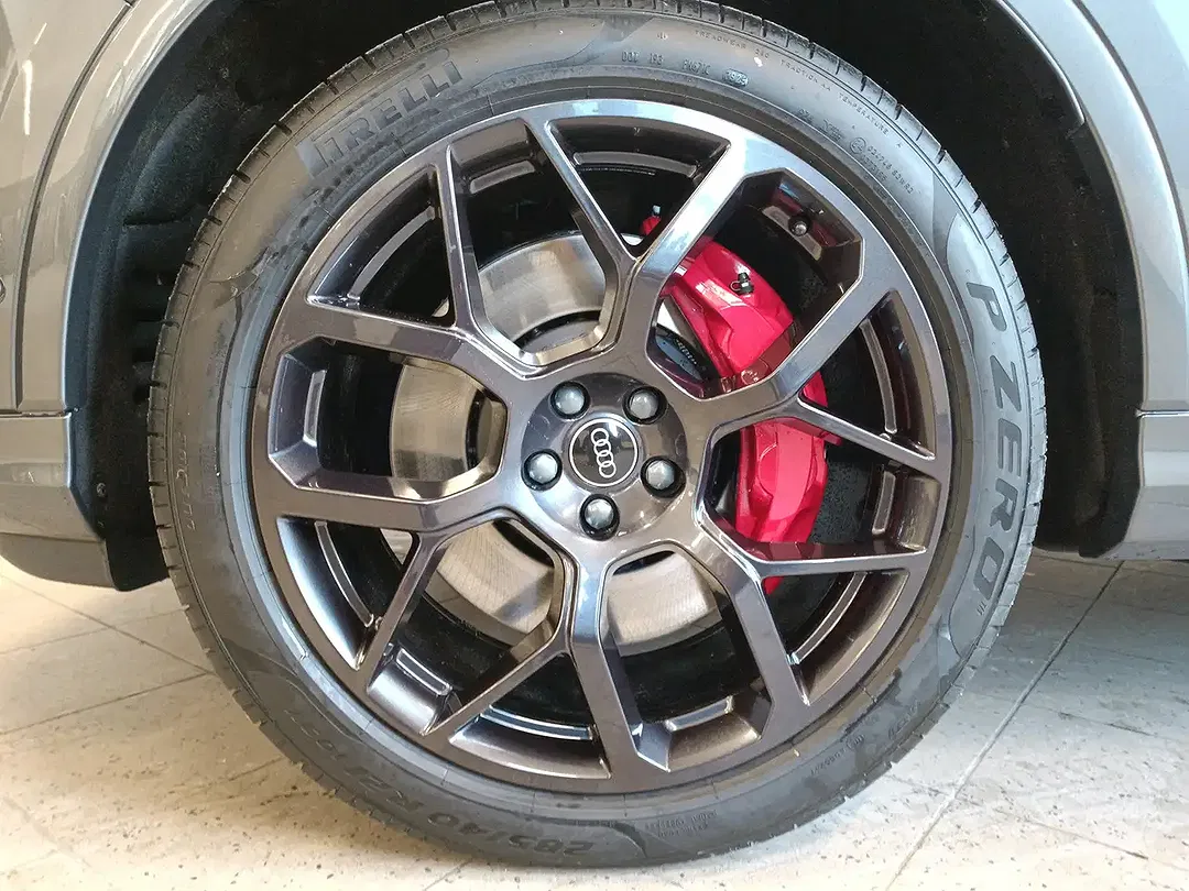 Audi Q7 - Thumbnail 6