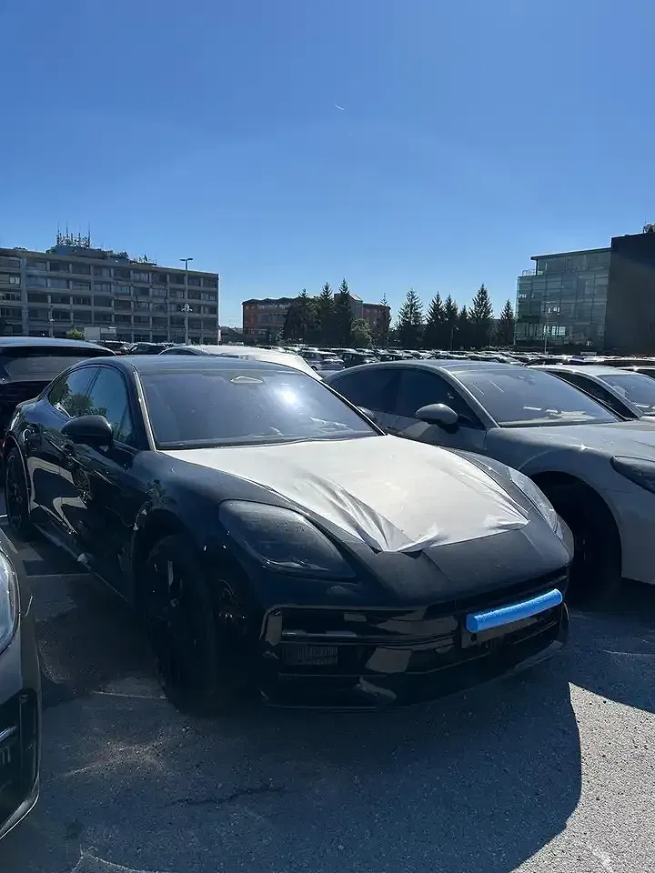 Porsche Panamera - Thumbnail 2
