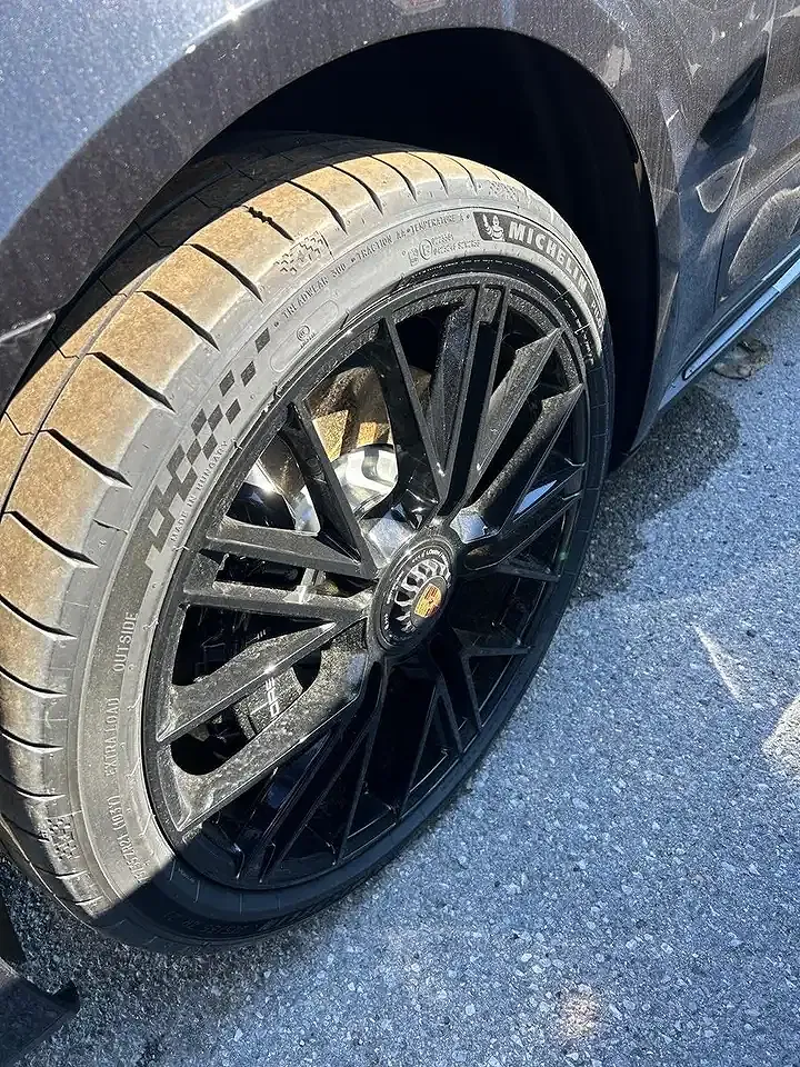 Porsche Panamera - Thumbnail 3