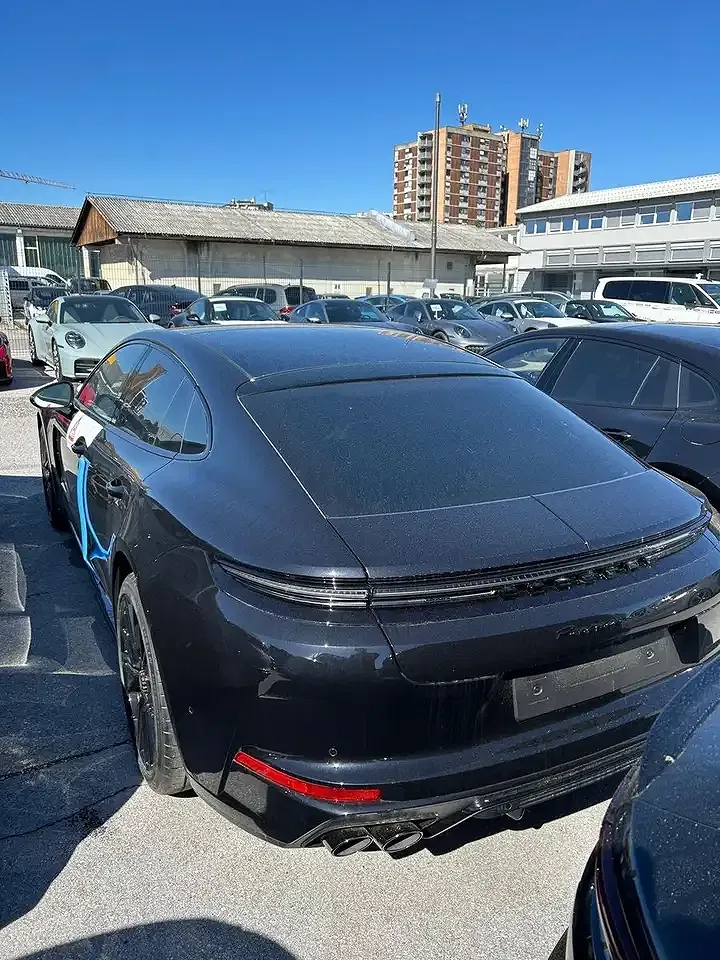 Porsche Panamera - Thumbnail 4