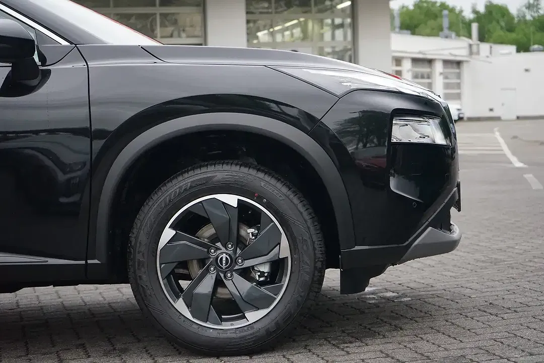 Nissan X-Trail - Thumbnail 3