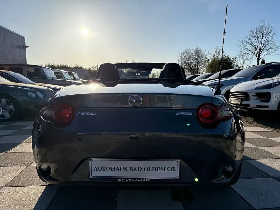 Mazda MX-5 - Thumbnail 12