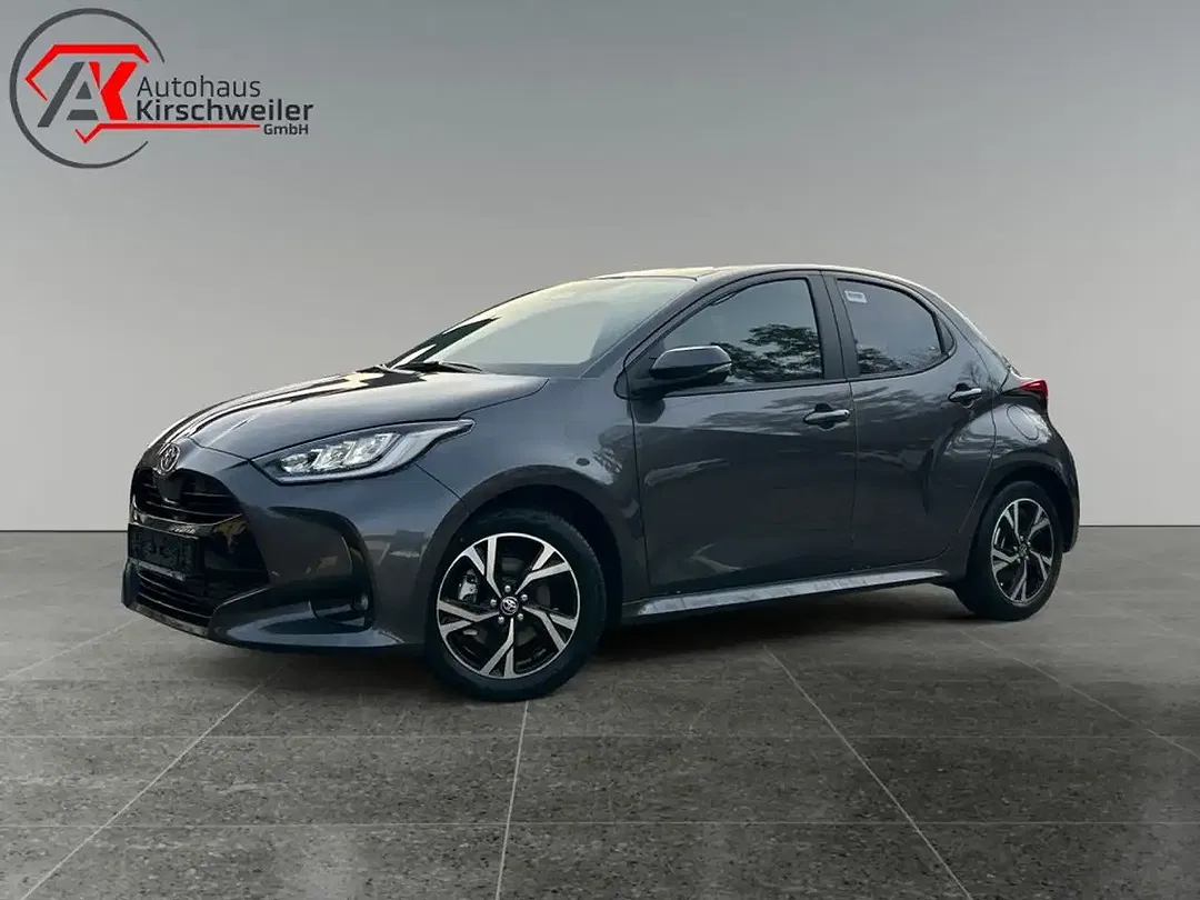Toyota Yaris - Thumbnail 1