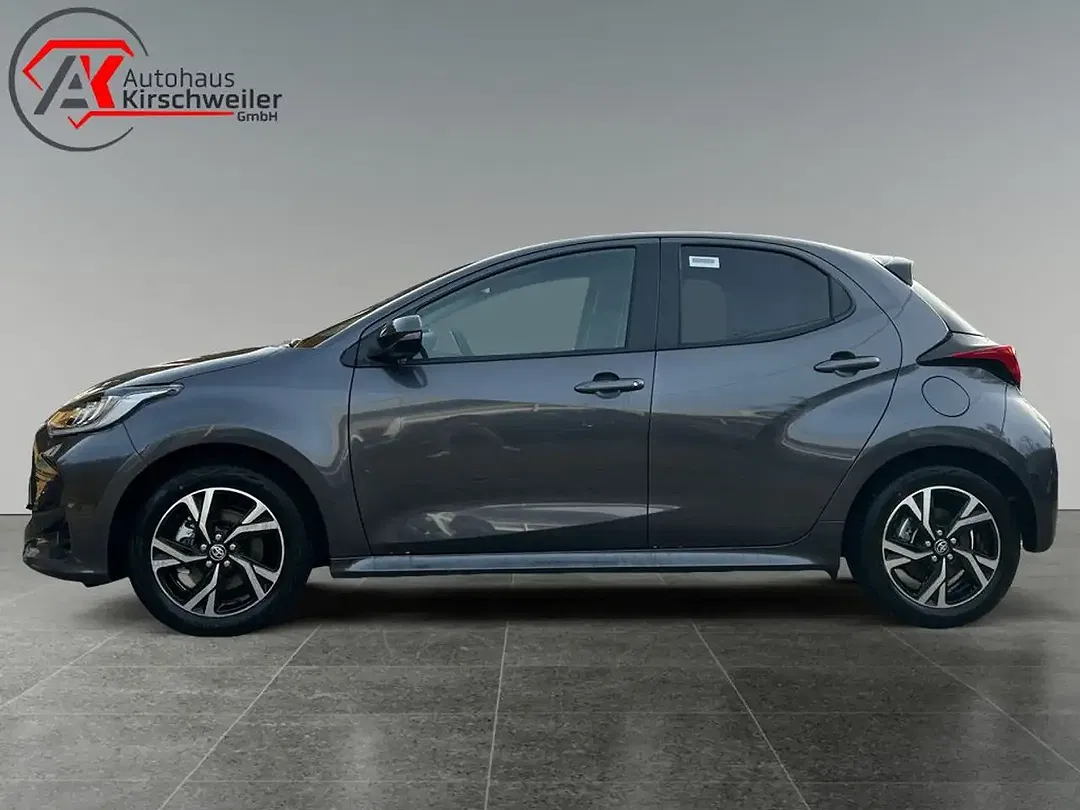Toyota Yaris - Thumbnail 2