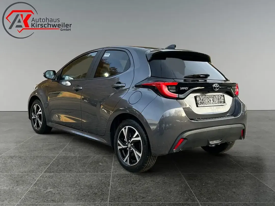 Toyota Yaris - Thumbnail 3
