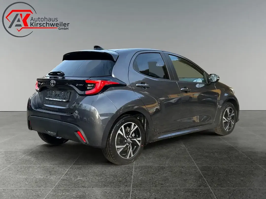 Toyota Yaris - Thumbnail 5