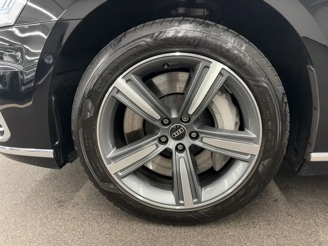 Audi A8 - Thumbnail 12