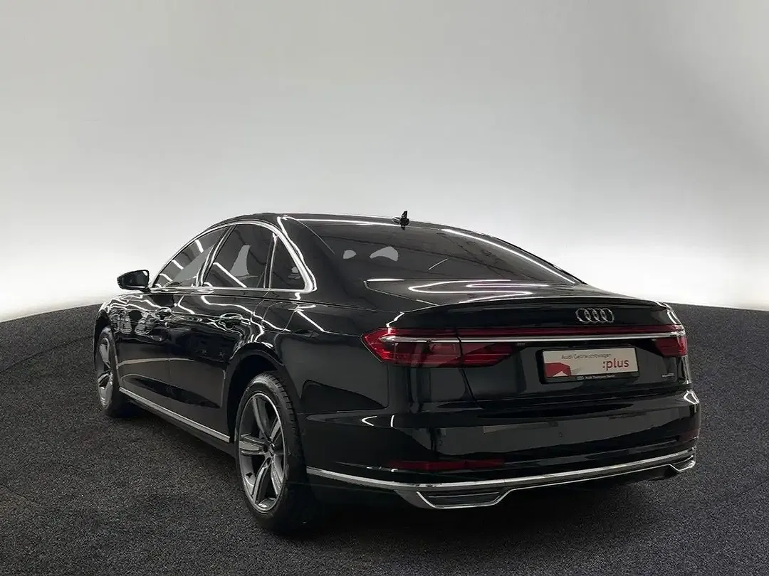 Audi A8 - Thumbnail 2