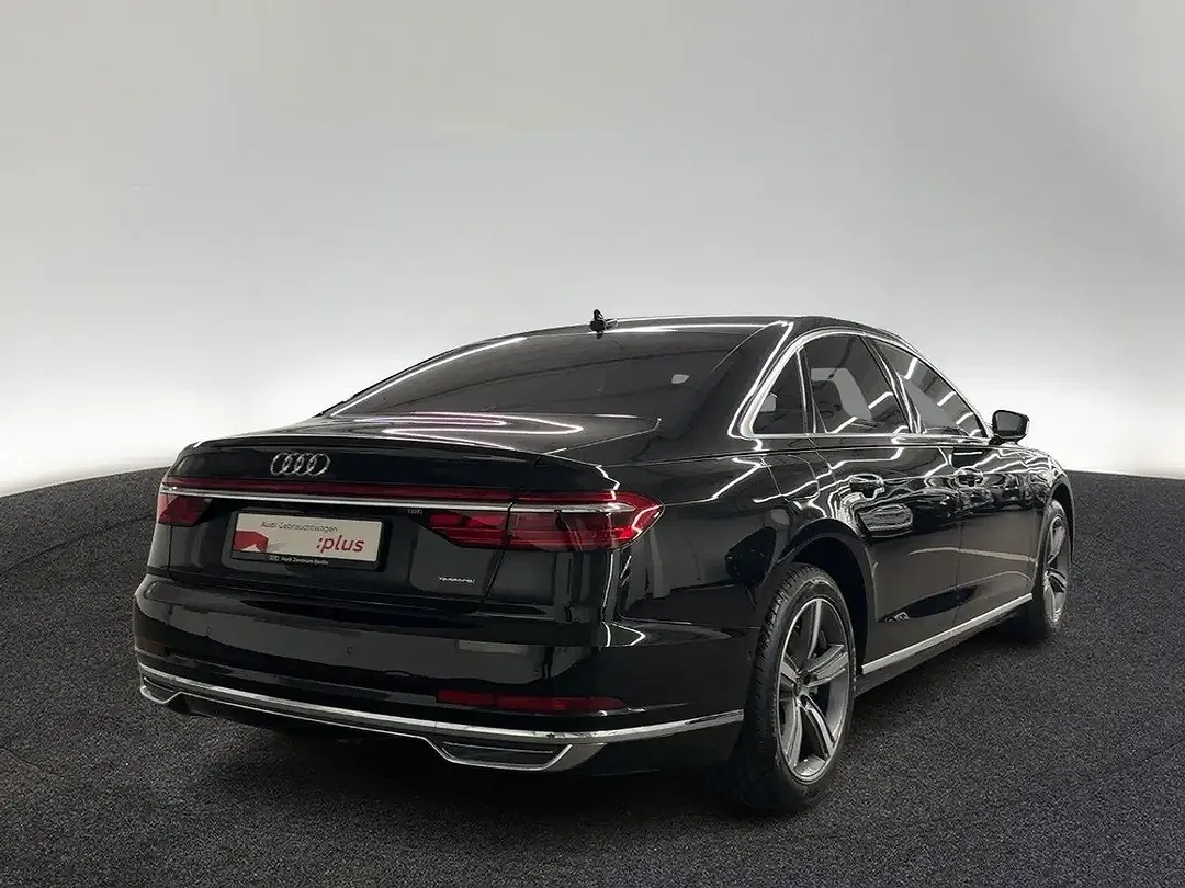Audi A8 - Thumbnail 3