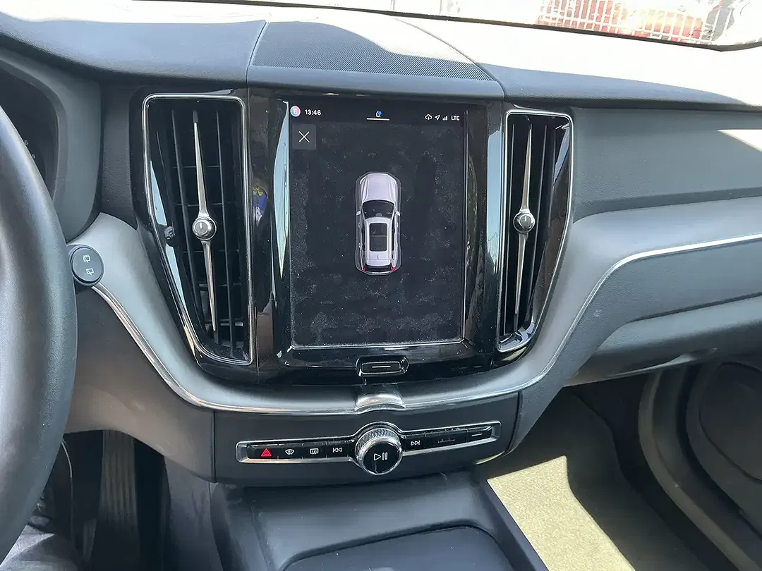 Volvo XC60 - Thumbnail 11