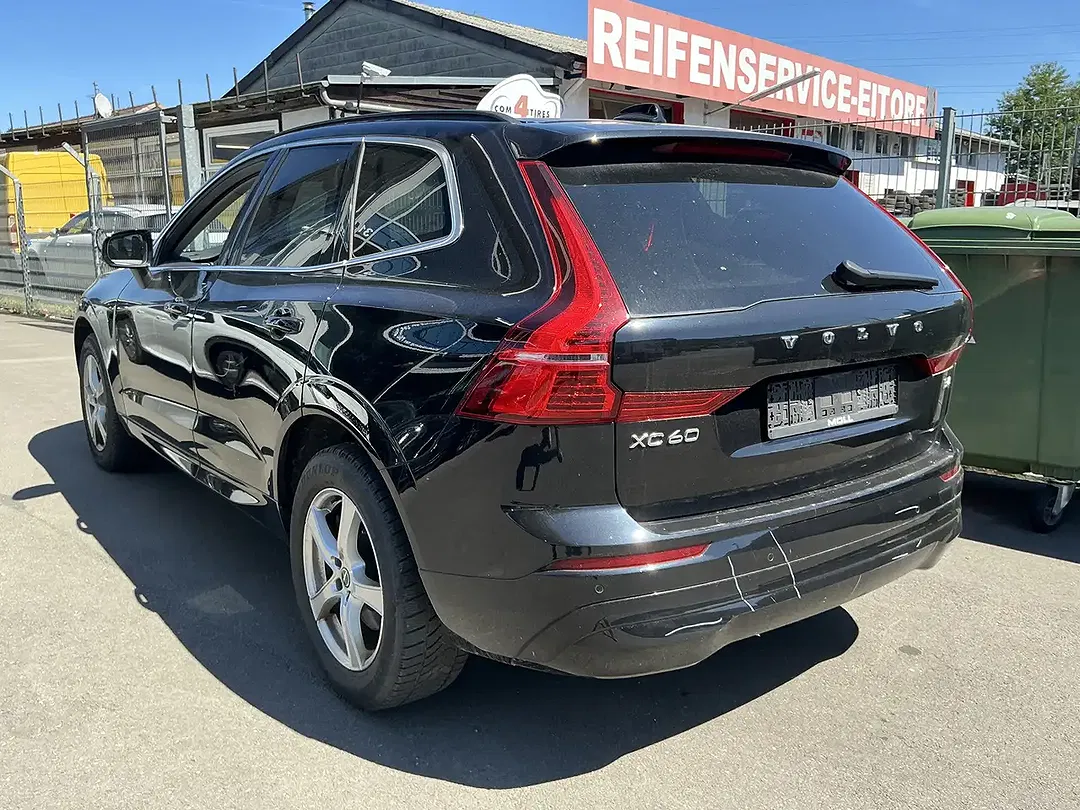 Volvo XC60 - Thumbnail 2