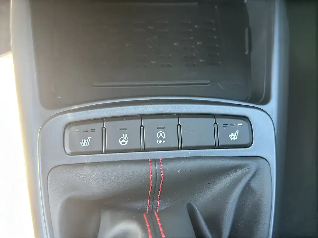 Hyundai i10 - Thumbnail 25