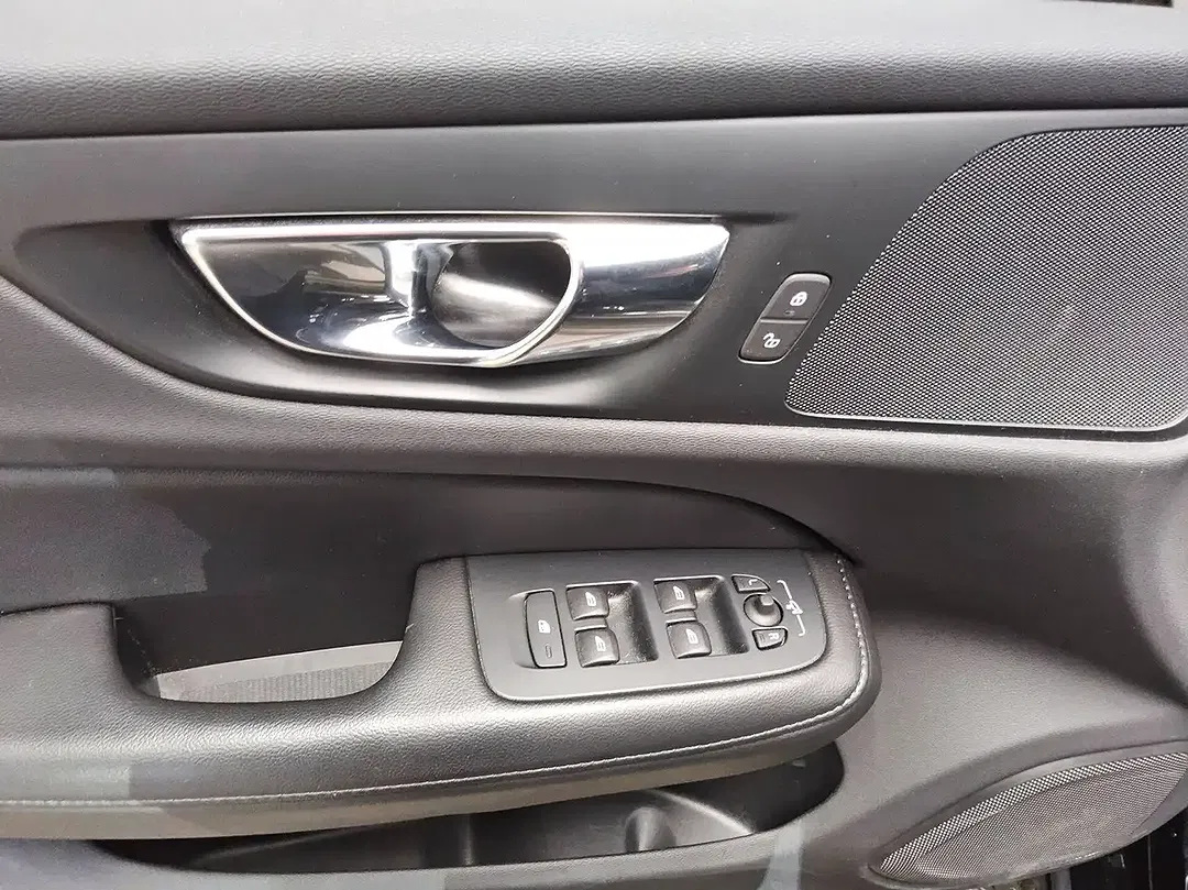 Volvo V60 - Thumbnail 9