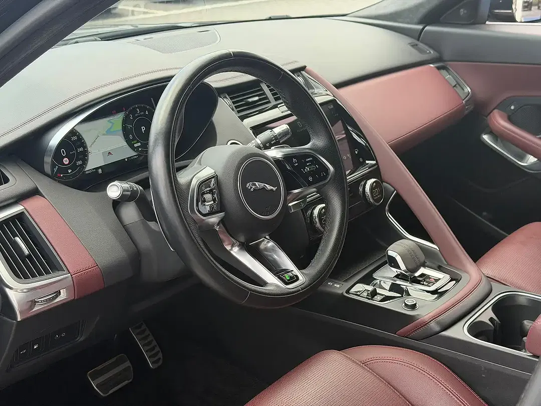 Jaguar E-Pace - Thumbnail 10