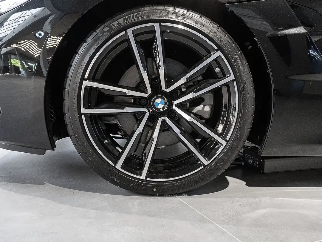 BMW Z4 - Thumbnail 3