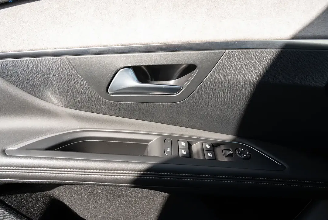 Peugeot 3008 - Thumbnail 13