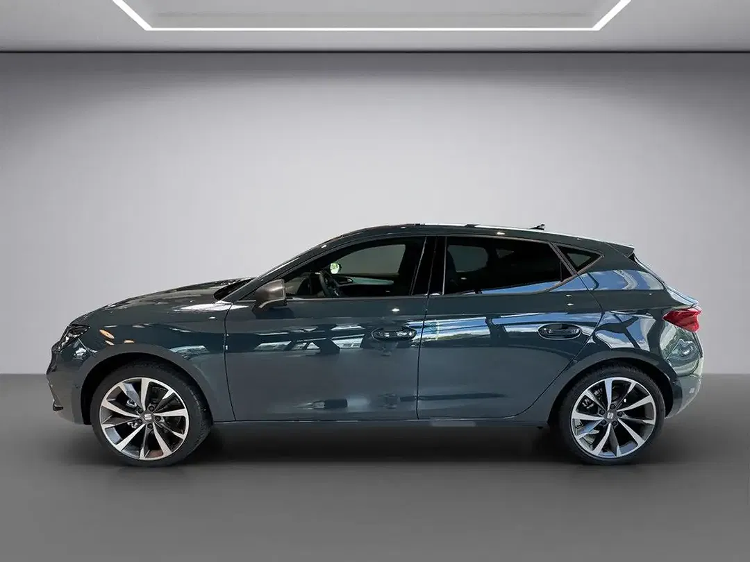SEAT Leon - Thumbnail 2