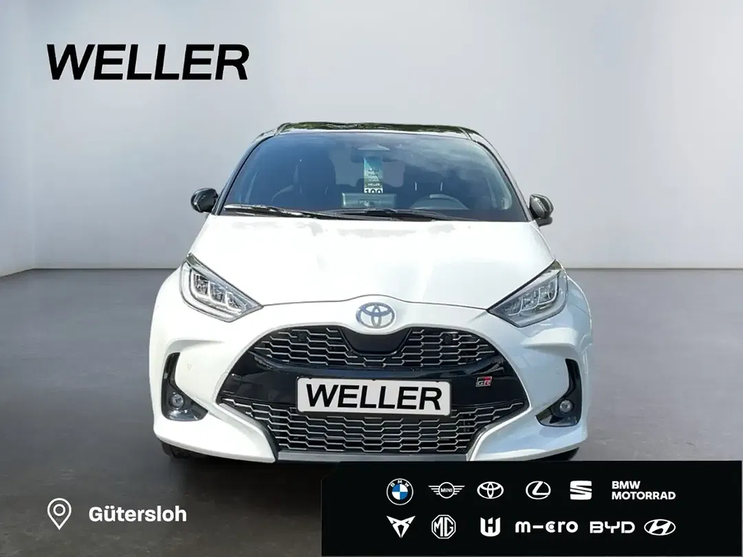 Toyota Yaris - Thumbnail 2