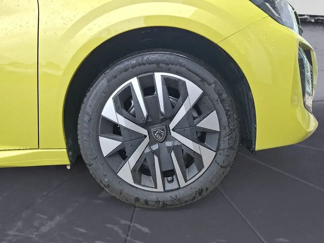 Peugeot 208 - Thumbnail 10