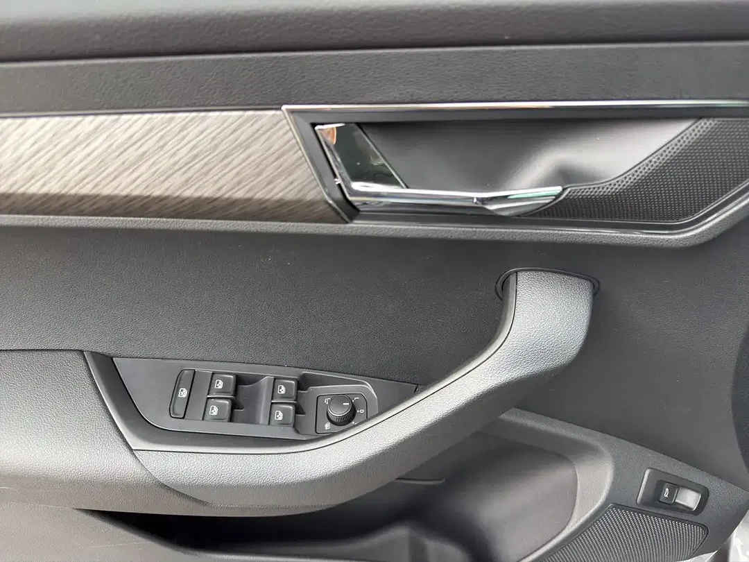 Skoda Karoq - Thumbnail 10