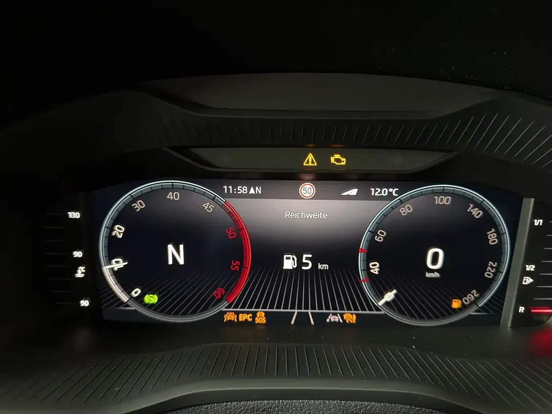 Skoda Karoq - Thumbnail 15