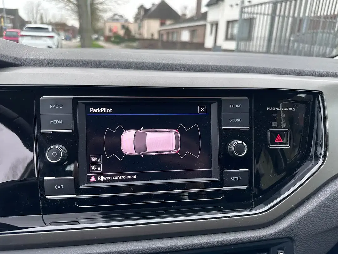 Volkswagen Polo - Thumbnail 11