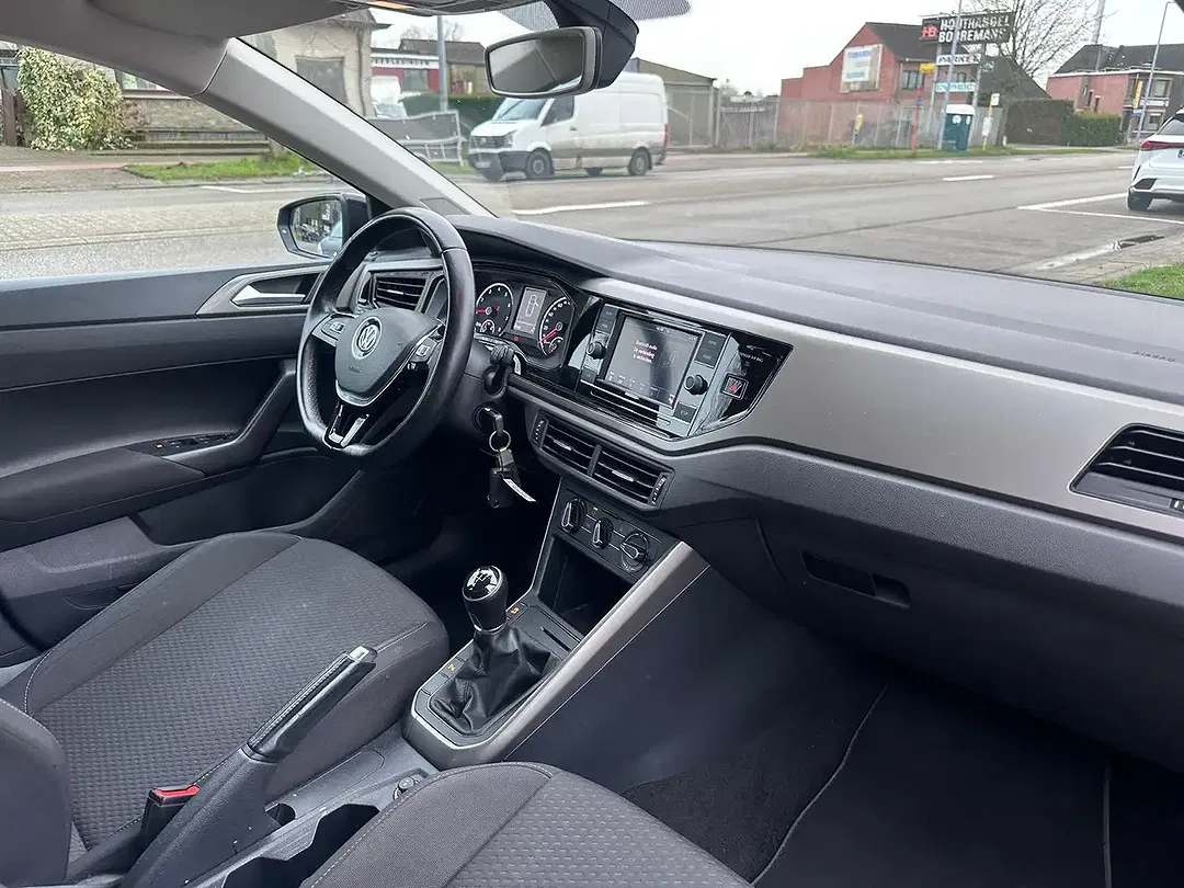 Volkswagen Polo - Thumbnail 7