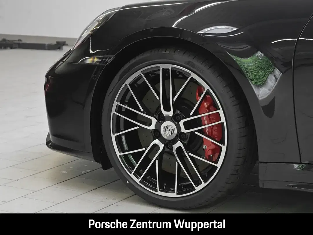 Porsche 992 - Thumbnail 8