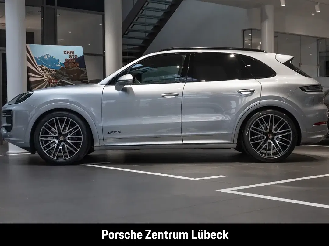 Porsche Cayenne - Thumbnail 2