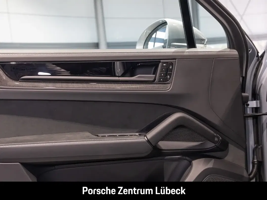 Porsche Cayenne - Thumbnail 22