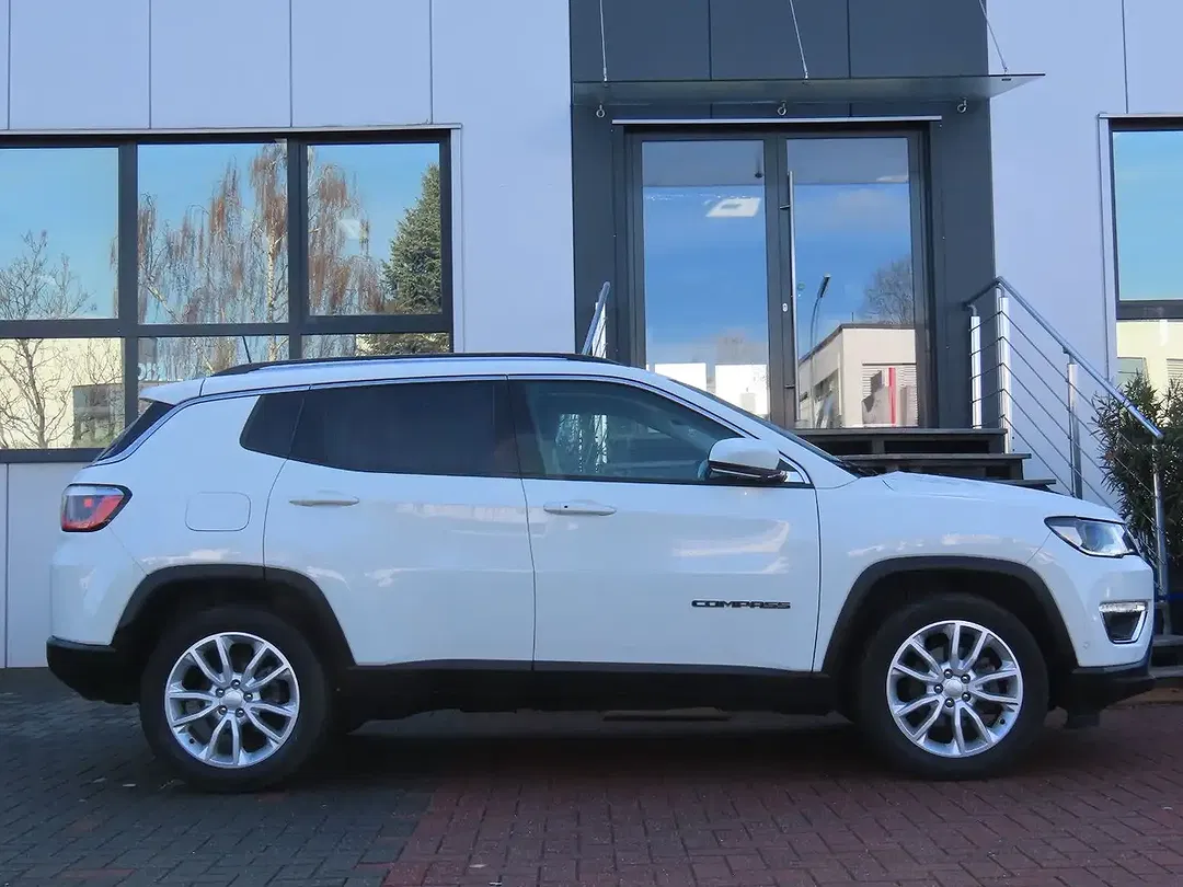 Jeep Compass - Thumbnail 10