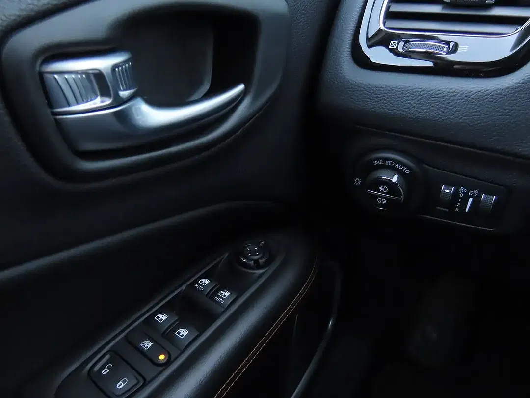 Jeep Compass - Thumbnail 15