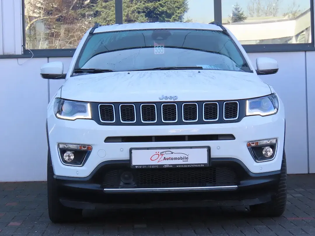 Jeep Compass - Thumbnail 2