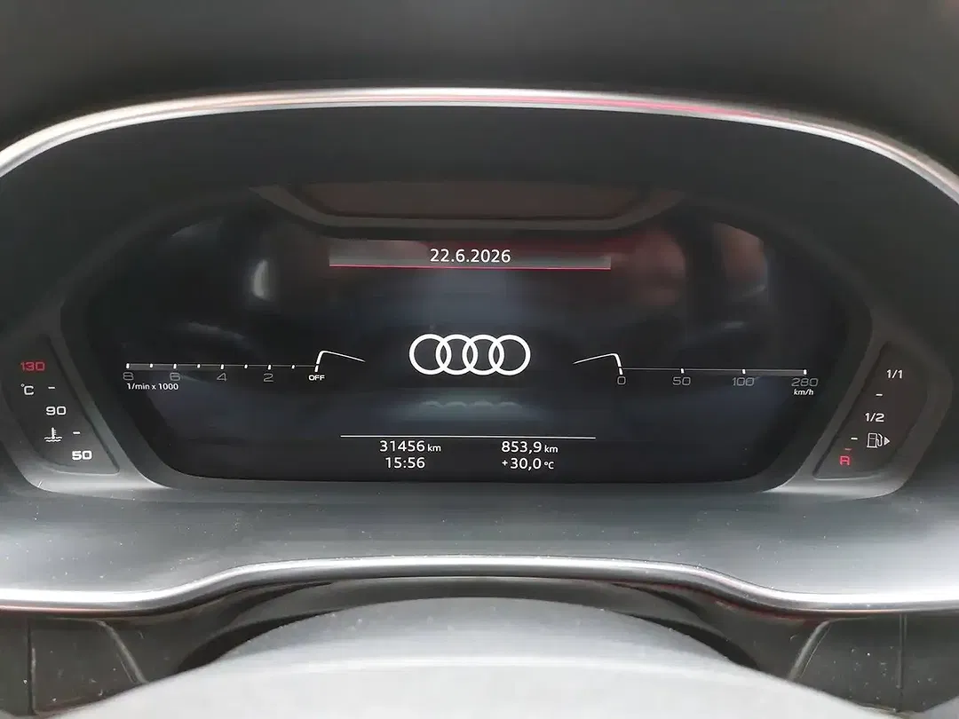 Audi Q3 - Thumbnail 9