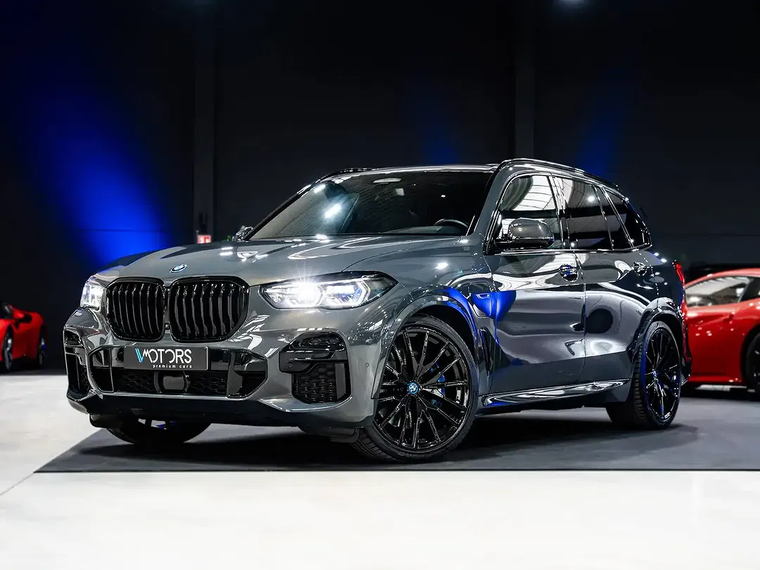 BMW X5 - Thumbnail 1