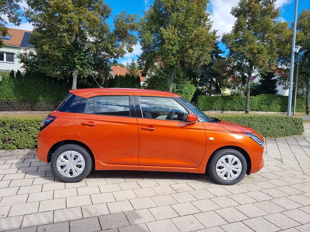 Suzuki Swift - Thumbnail 5