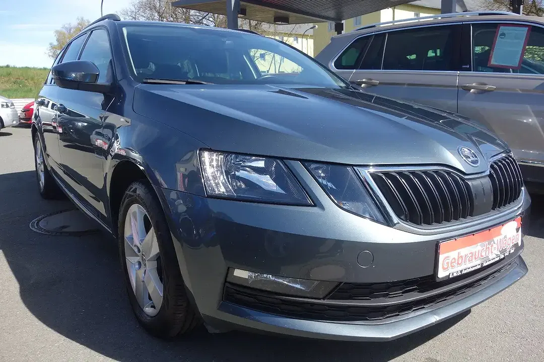 Skoda Octavia - Thumbnail 3